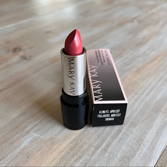 Mary Kay® Gel Semi- Matte Lipstick Multiple Colors - Picture 4 of 8